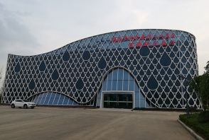 蘄春李時珍醫藥工業園智慧展廳鋼結構、幕墻工程